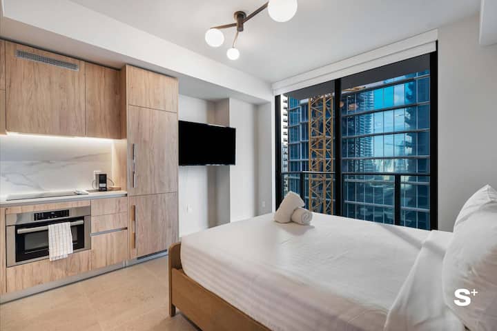 Luxury Studio In Crosby Miami | Rooftop Pool - Miami, FL