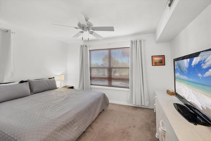 带加大双人床的客房