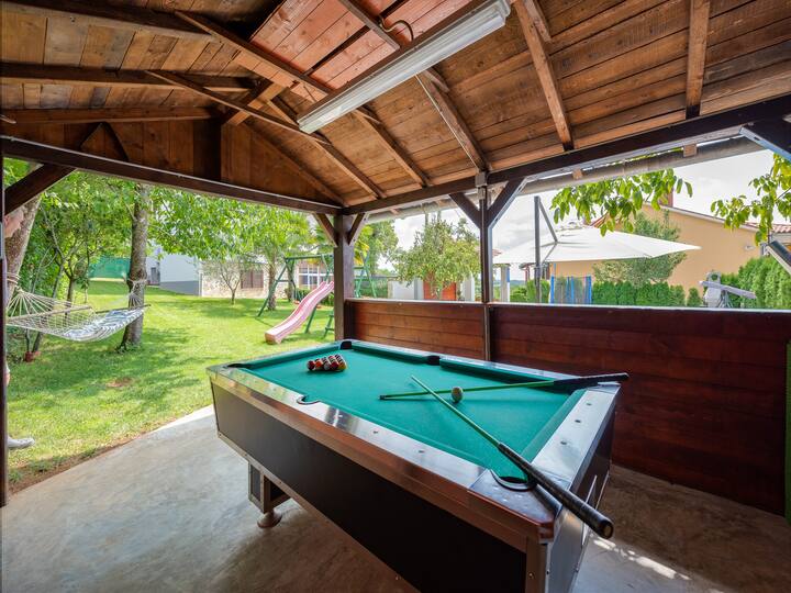 Villa à Bakši Avec Piscine Et Aire De Jeux - Pazin