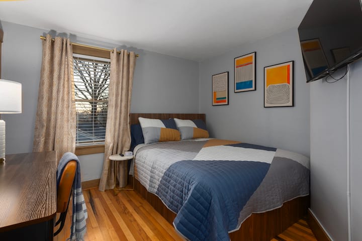 Private Room W/queen Bed Near Ku | 36 - Kansas City