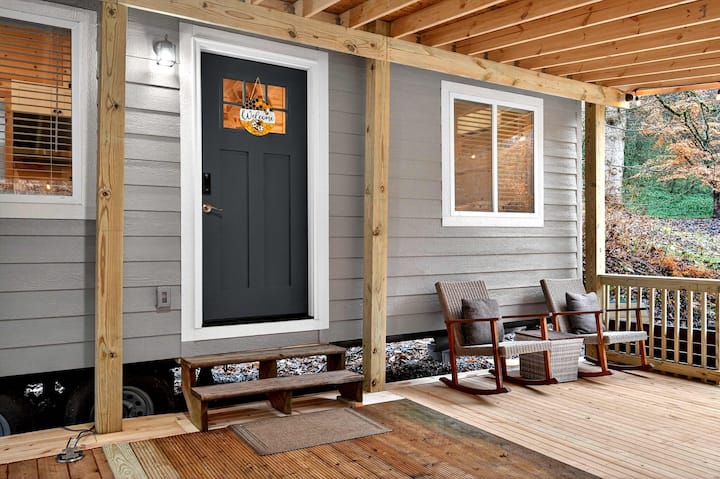 Tiny Retreat | Huge Deck, Hot Tub, Lake Access - Douglas Lake, TN