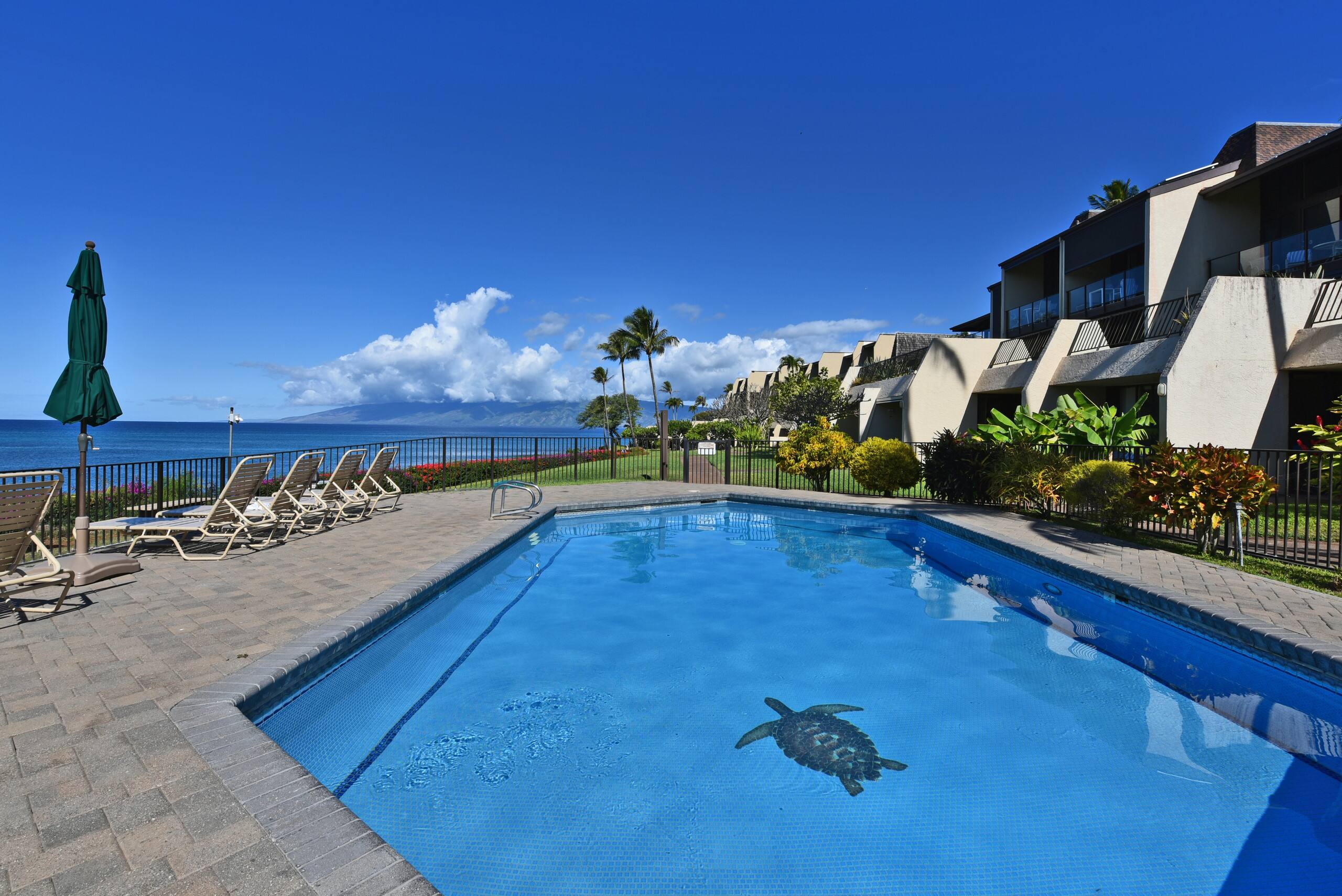 Condo in Lahaina · ★4.0 · 2 bedrooms · 4 beds · 2 baths - Image 45