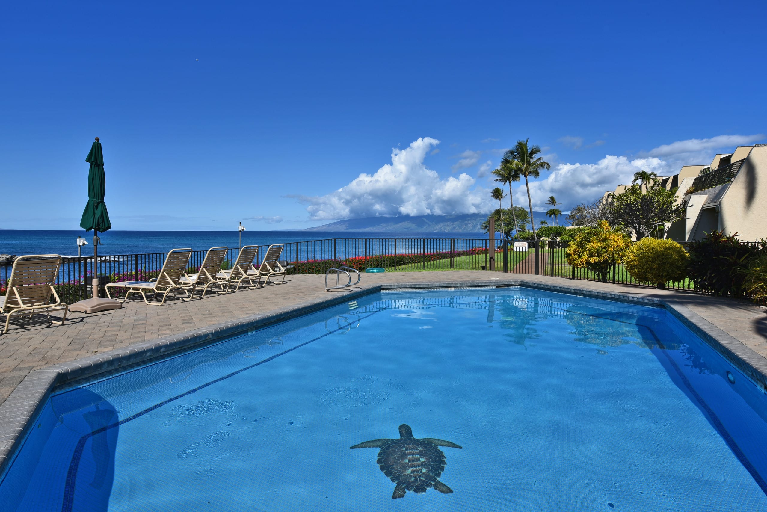 Condo in Lahaina · ★4.0 · 2 bedrooms · 4 beds · 2 baths - Image 46
