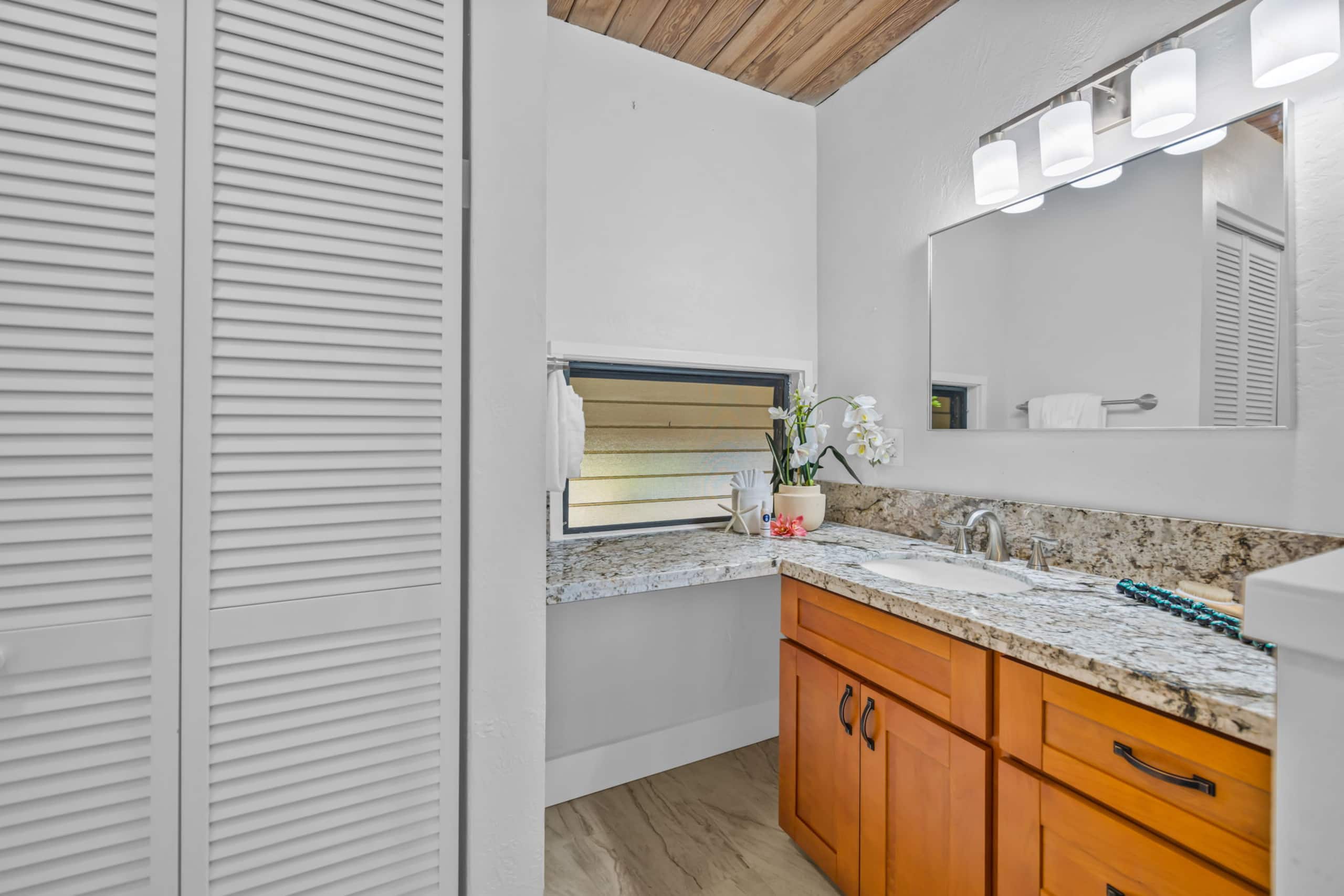 Condo in Lahaina · ★4.0 · 2 bedrooms · 4 beds · 2 baths - Image 37