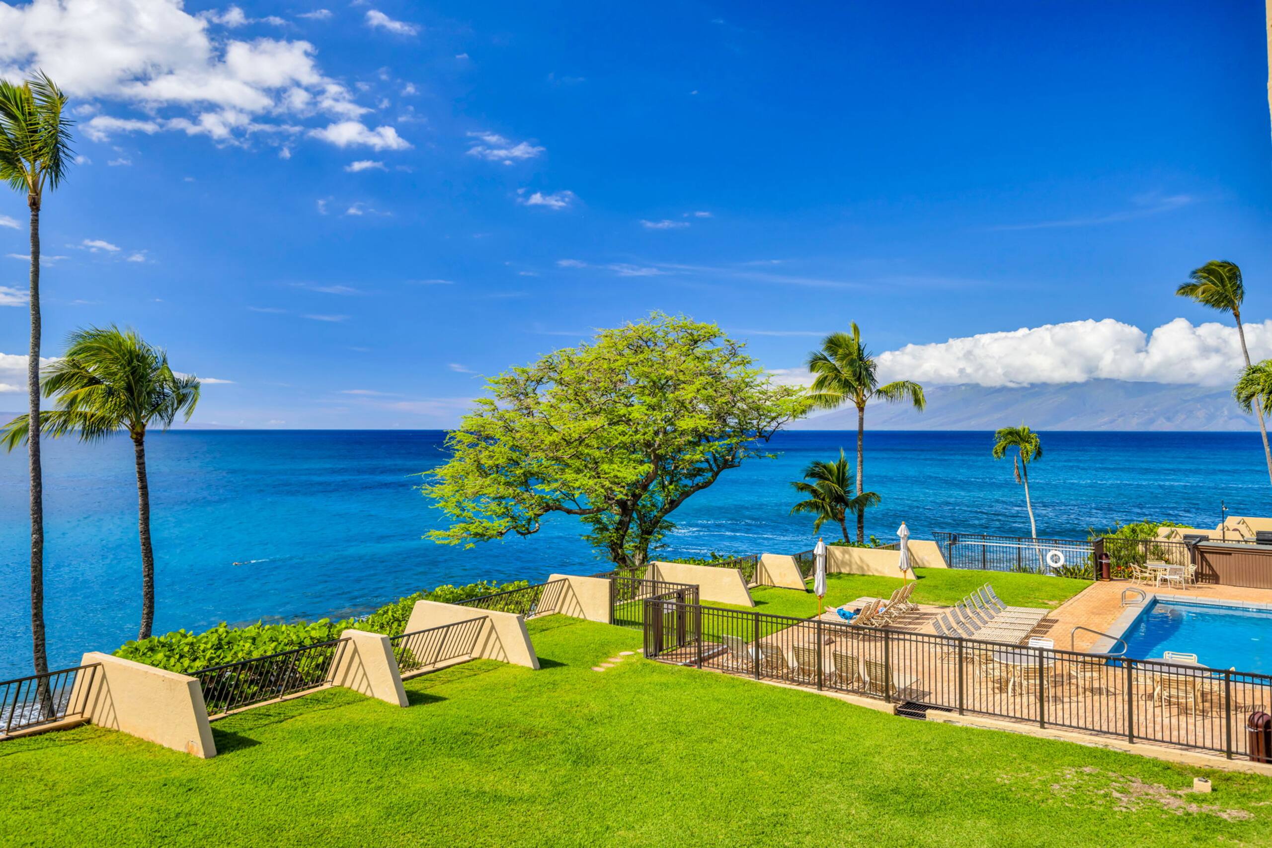 Condo in Lahaina · ★4.0 · 2 bedrooms · 4 beds · 2 baths - Image 53