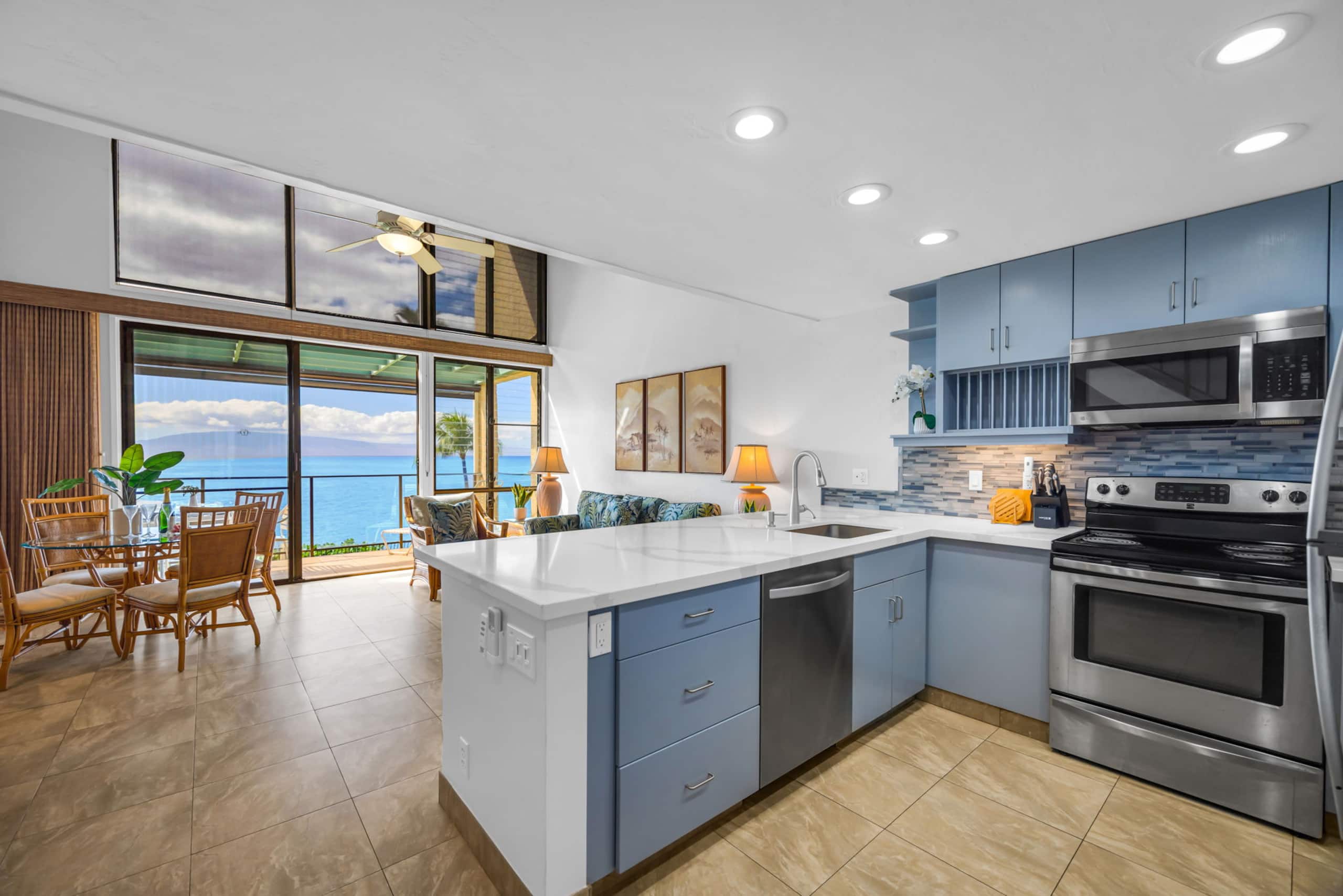 Condo in Lahaina · ★4.0 · 2 bedrooms · 4 beds · 2 baths - Image 12
