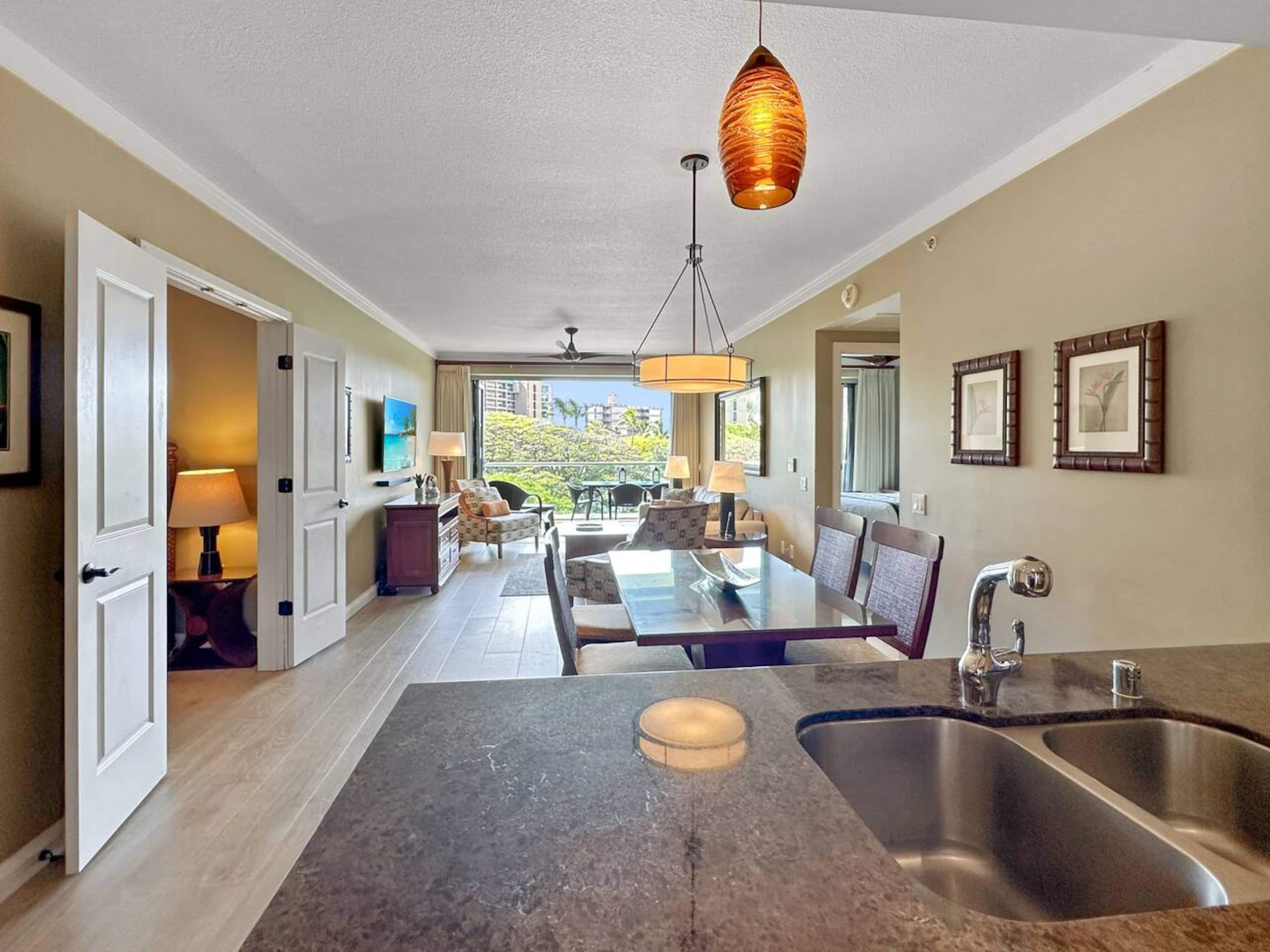 Condo in Lahaina · ★4.94 · 2 bedrooms · 2 beds · 1 bath - Image 15