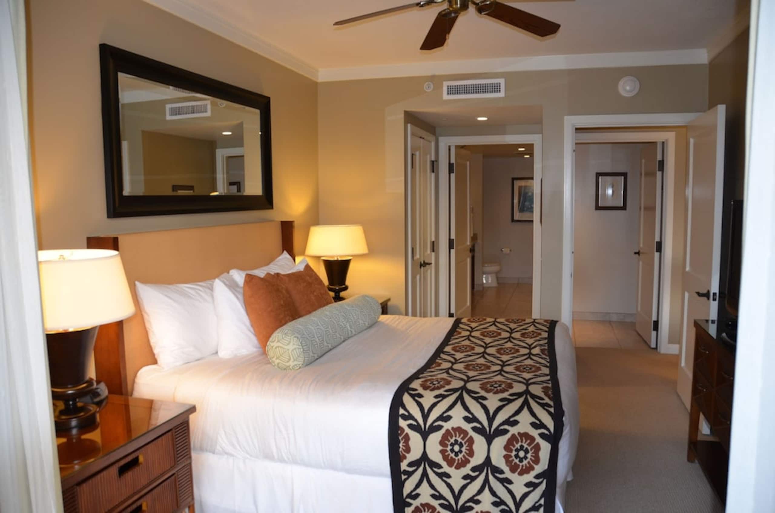 Condo in Lahaina · ★4.94 · 2 bedrooms · 2 beds · 1 bath - Image 11