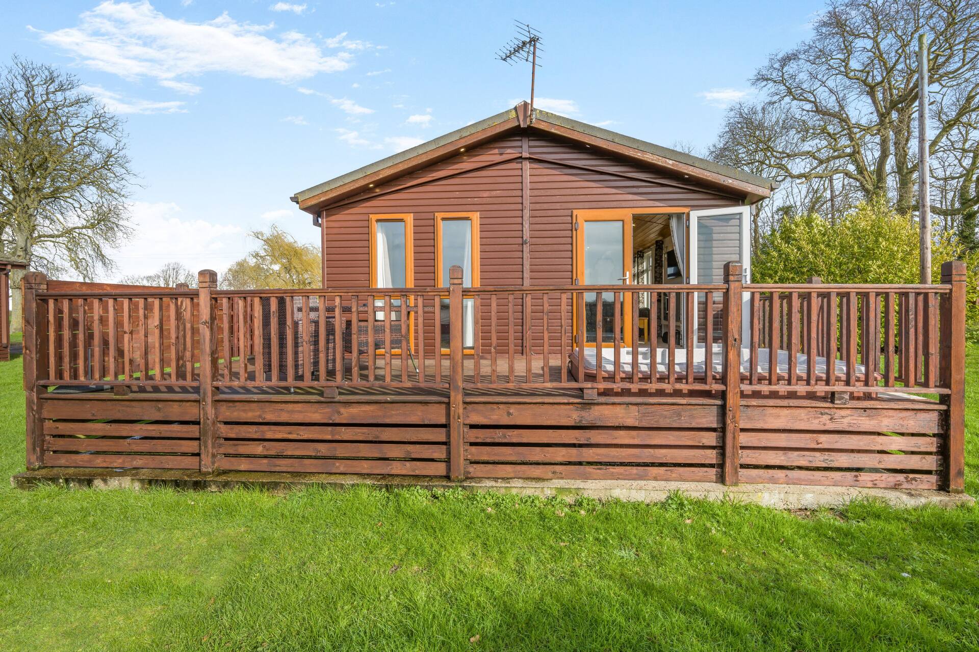 Field View 1 bed-No Pets-Cedar
