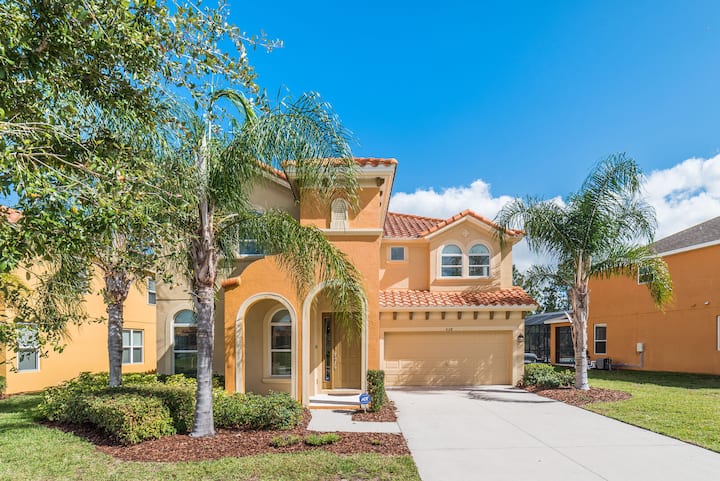 Luxurious Model Resort Pool Home Near Disney! - Davenport, FL