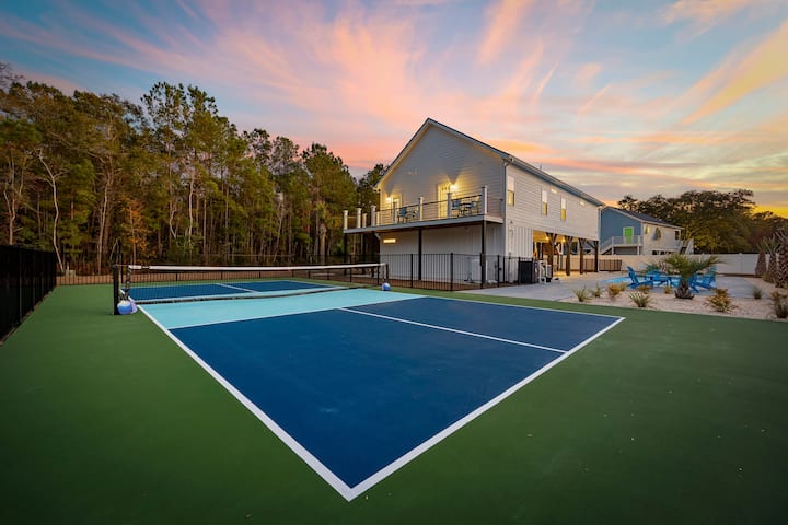 Pickle and Putt Oasis - Murrells Inlet