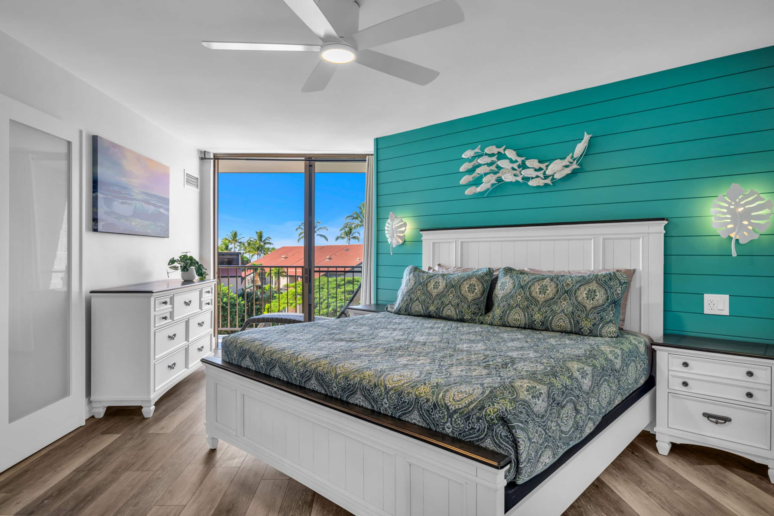 Hip Oceanfront Resort Vistas - Image 22