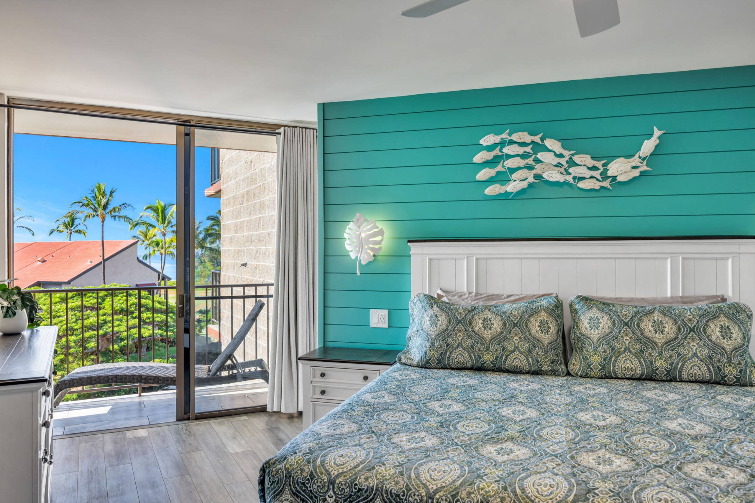 Hip Oceanfront Resort Vistas - Image 25