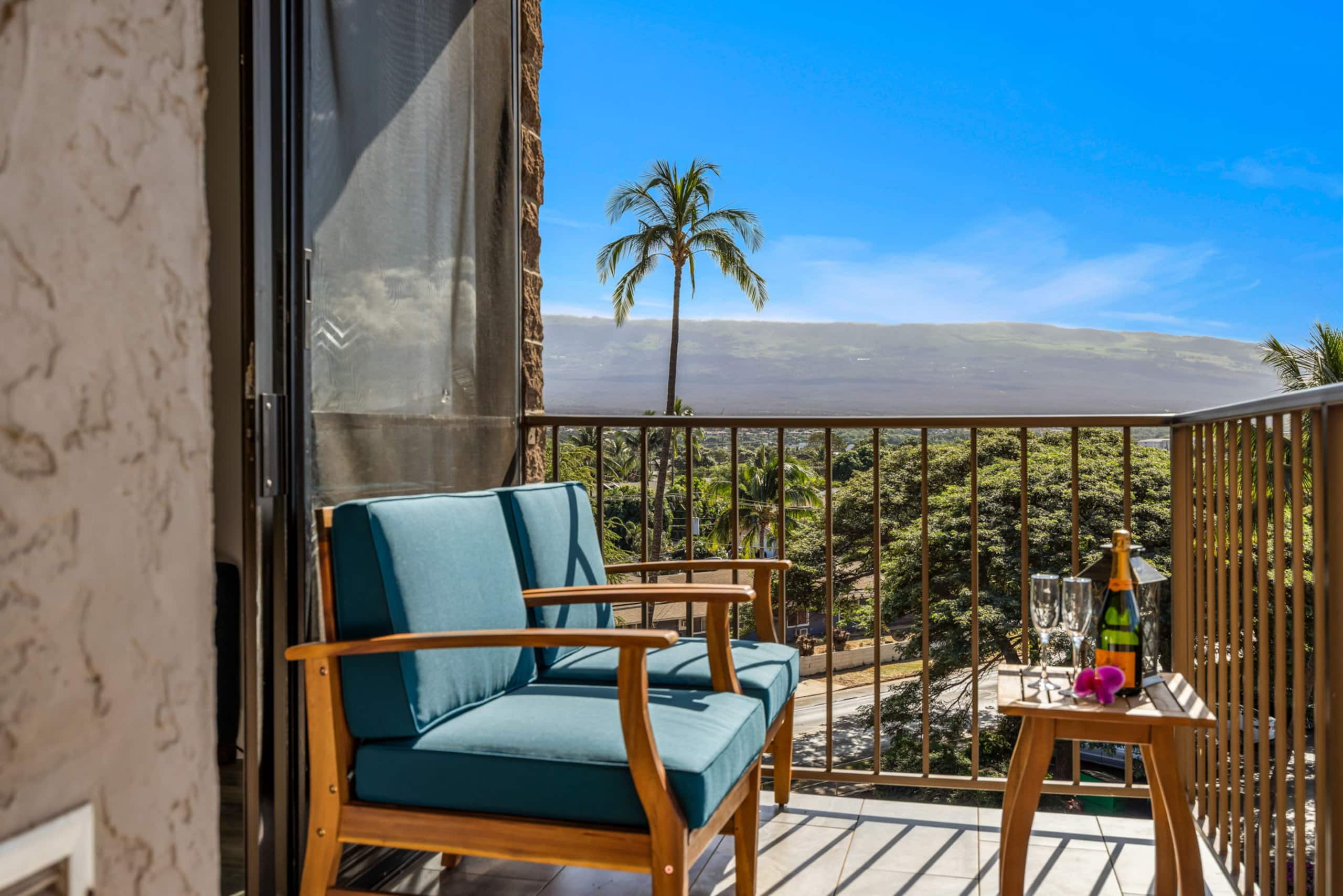 Hip Oceanfront Resort Vistas - Image 36