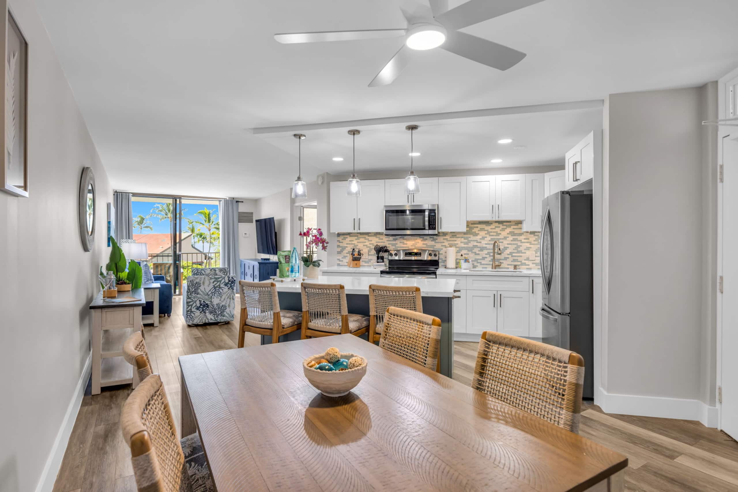 Hip Oceanfront Resort Vistas - Image 19