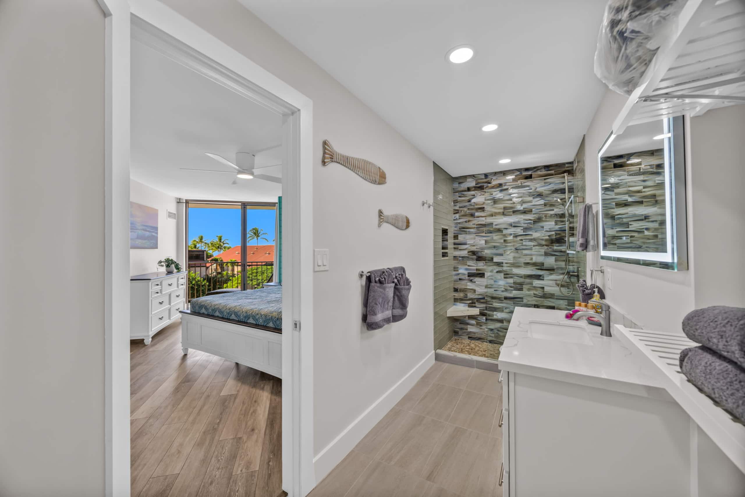 Hip Oceanfront Resort Vistas - Image 31