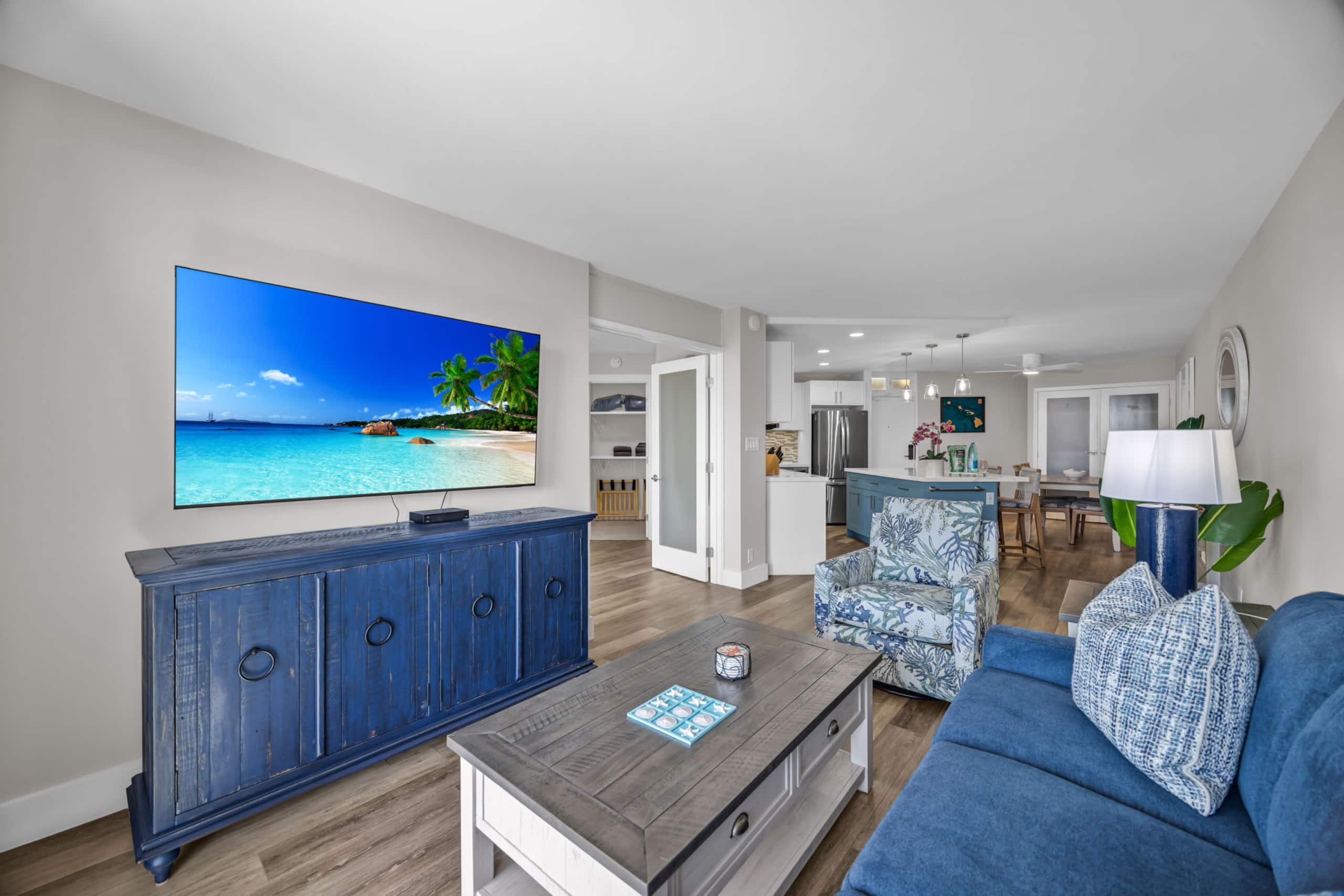 Hip Oceanfront Resort Vistas - Image 5