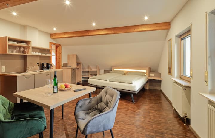 Apartment 4 Mit Boxspringbett (Weingut Schumann) - Lieser