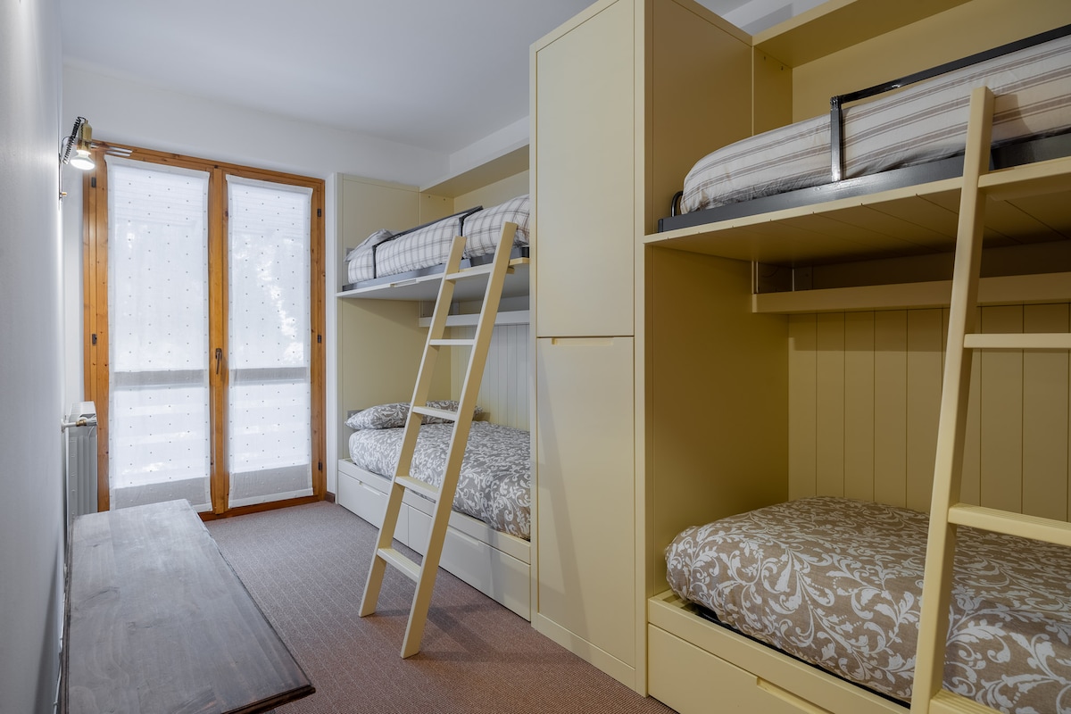 DRUGA SPAVAĆA SOBA S KREVETIMA NA KAT