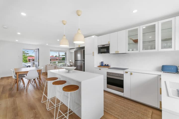 The Pearl A Fresh, Modern Family Retreat - Hyams Beach