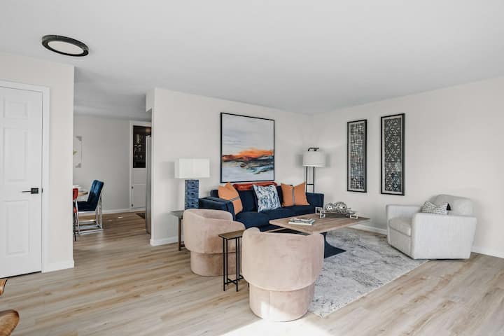 Lake Loveland Lookout | Balcony & Modern Reno - Loveland, CO
