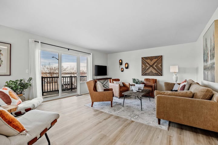 Loveland Lakeview Loft | New Reno & Dogs Welcome - Loveland, CO