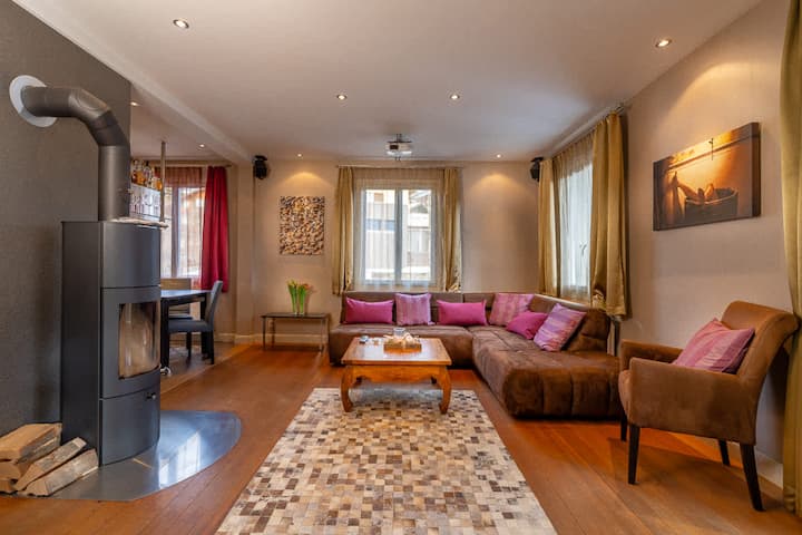 Lake And Mountain View Villa With Hot Tub & Garden - Sigriswil