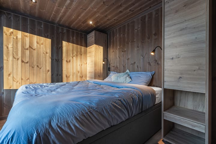 Chambre avec un lit double 160x200cm