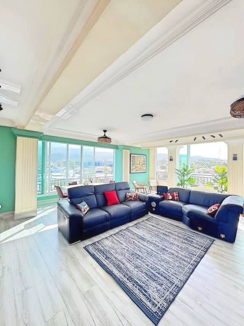 Barahona 3BR w/ AC, Full Kitchen & Views