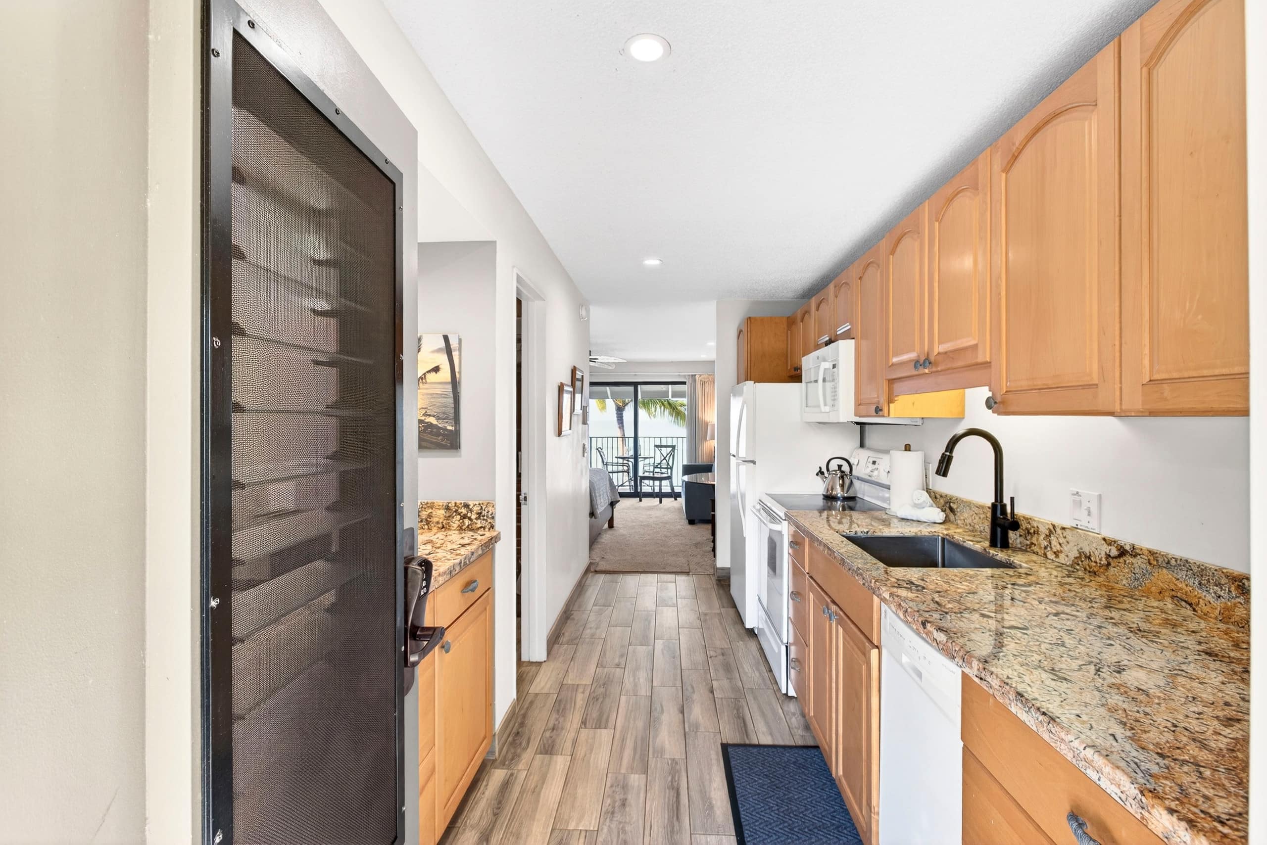 Condo in Lahaina · ★5.0 · Studio · 2 beds · 1 bath - Image 13