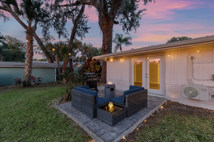 Pet Friendly | Great Location | Happy Ours - New Smyrna Beach, FL