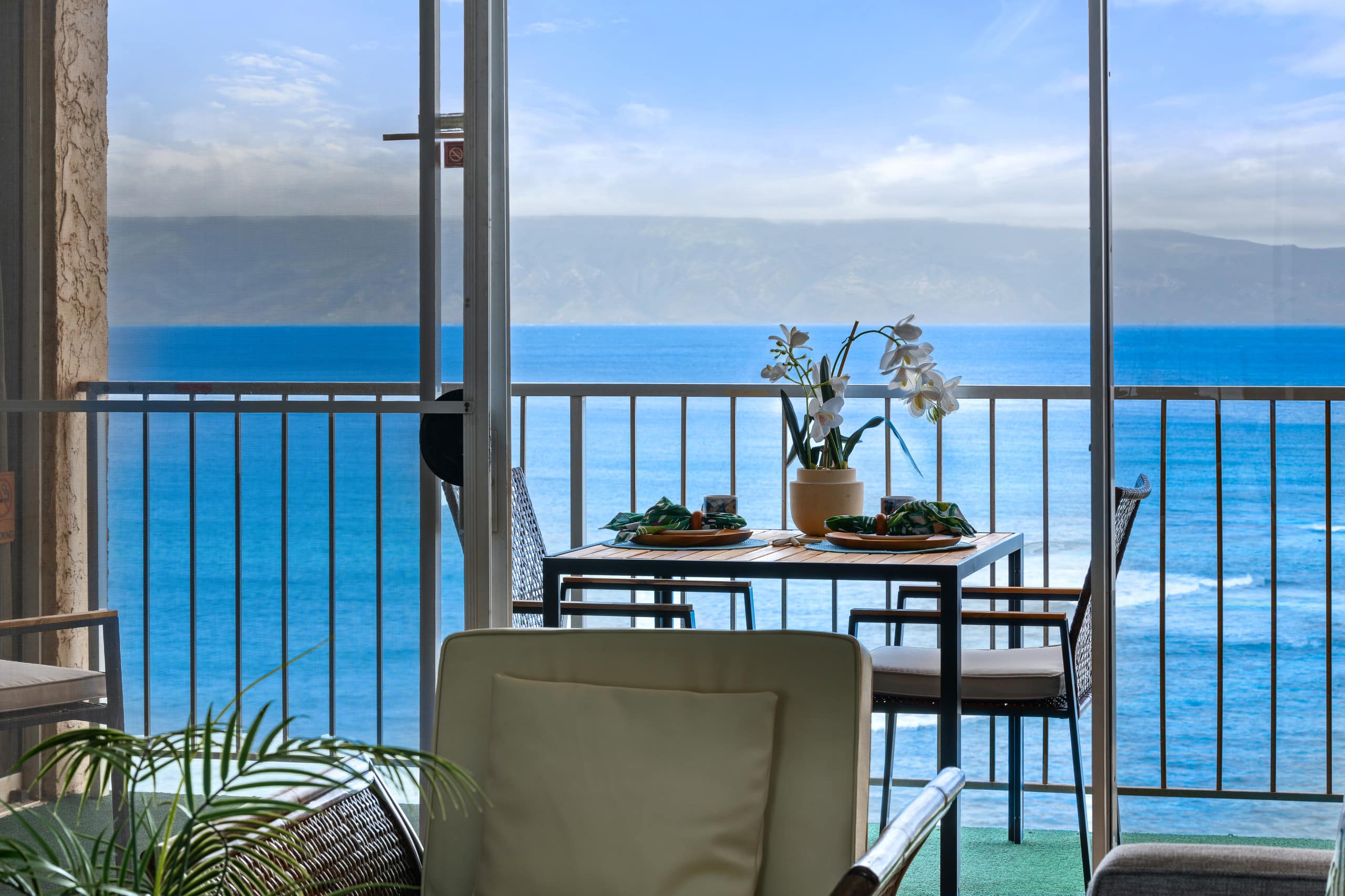 Condo in Lahaina · ★4.0 · 1 bedroom · 2 beds · 1 bath - Image 1