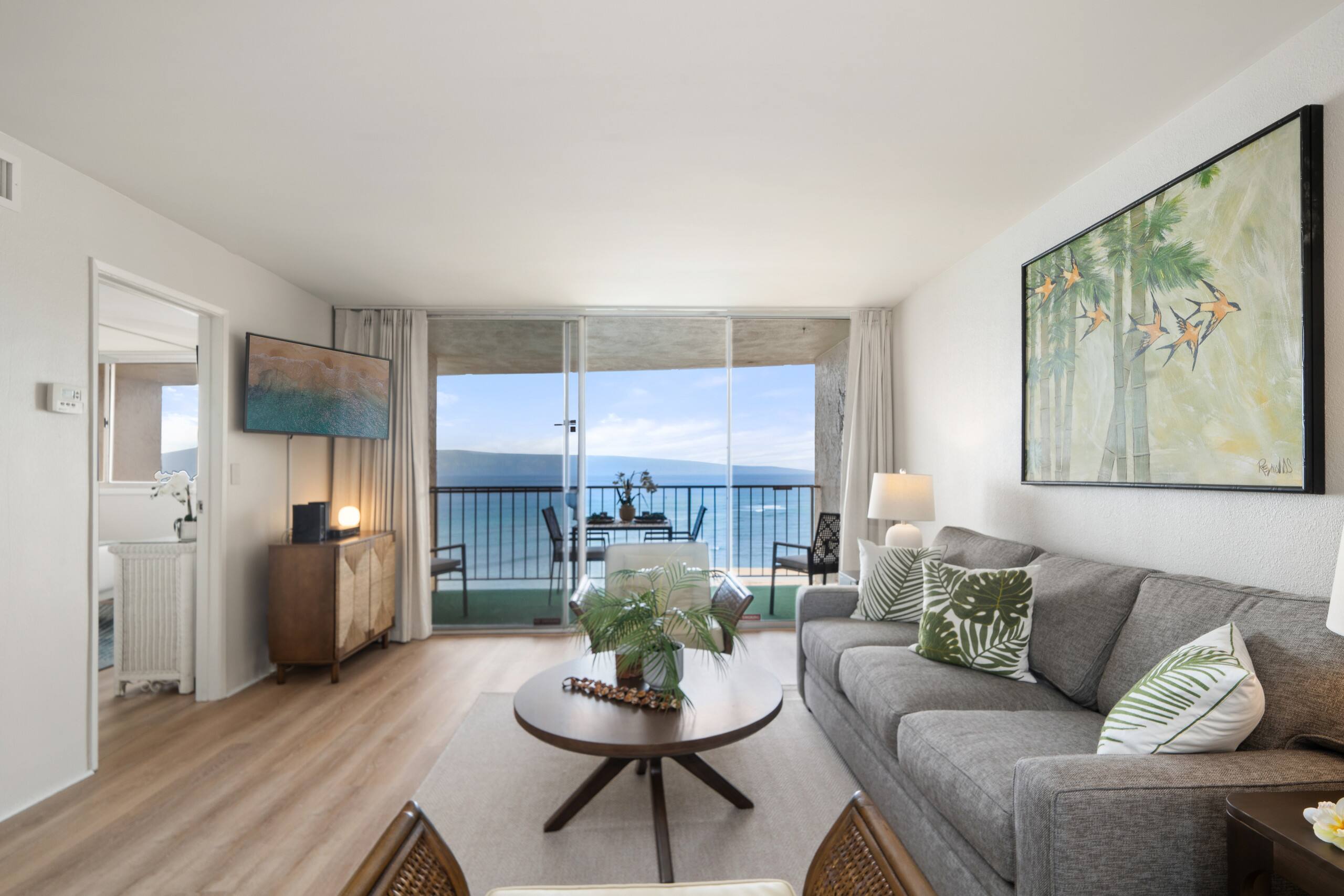 Condo in Lahaina · ★4.0 · 1 bedroom · 2 beds · 1 bath - Image 2