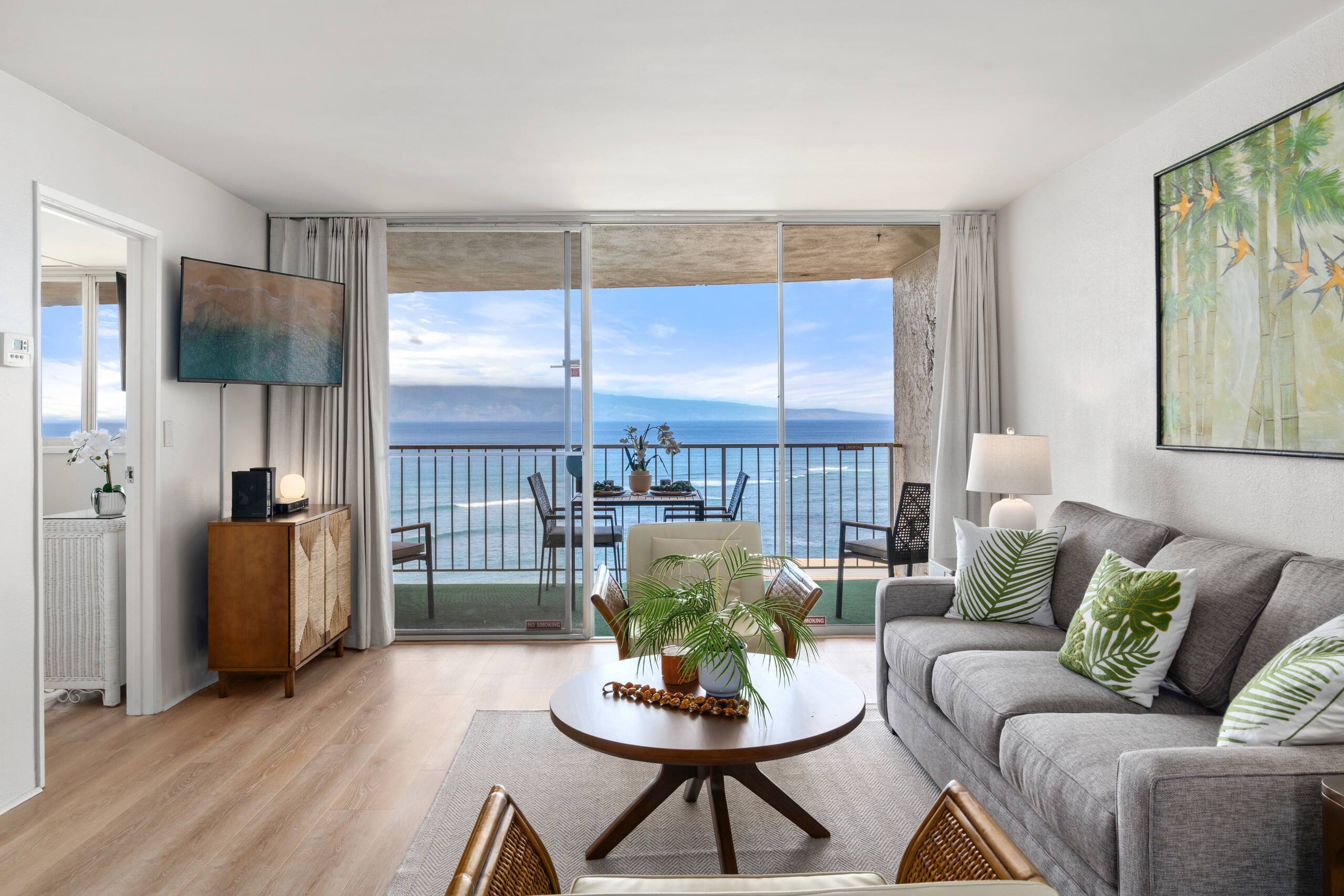 Condo in Lahaina · ★4.0 · 1 bedroom · 2 beds · 1 bath - Image 3