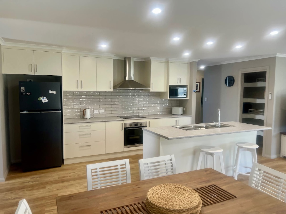 Picture of Samphire - WiFi, Wood Fire - Houses for Rent in Robe, South Australia ...