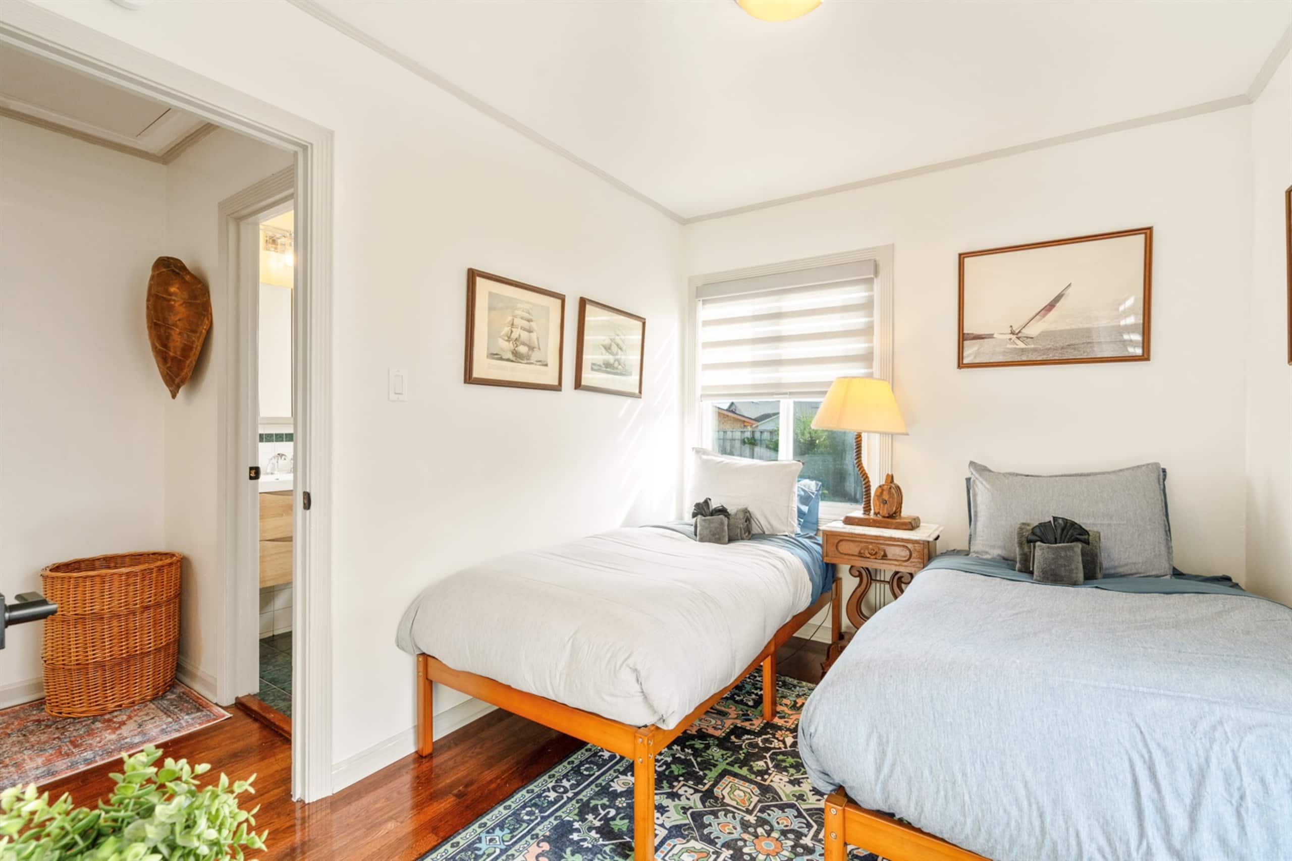 Home in South San Francisco · ★5.0 · 3 bedrooms · 4 beds · 1 private bath - Image 37