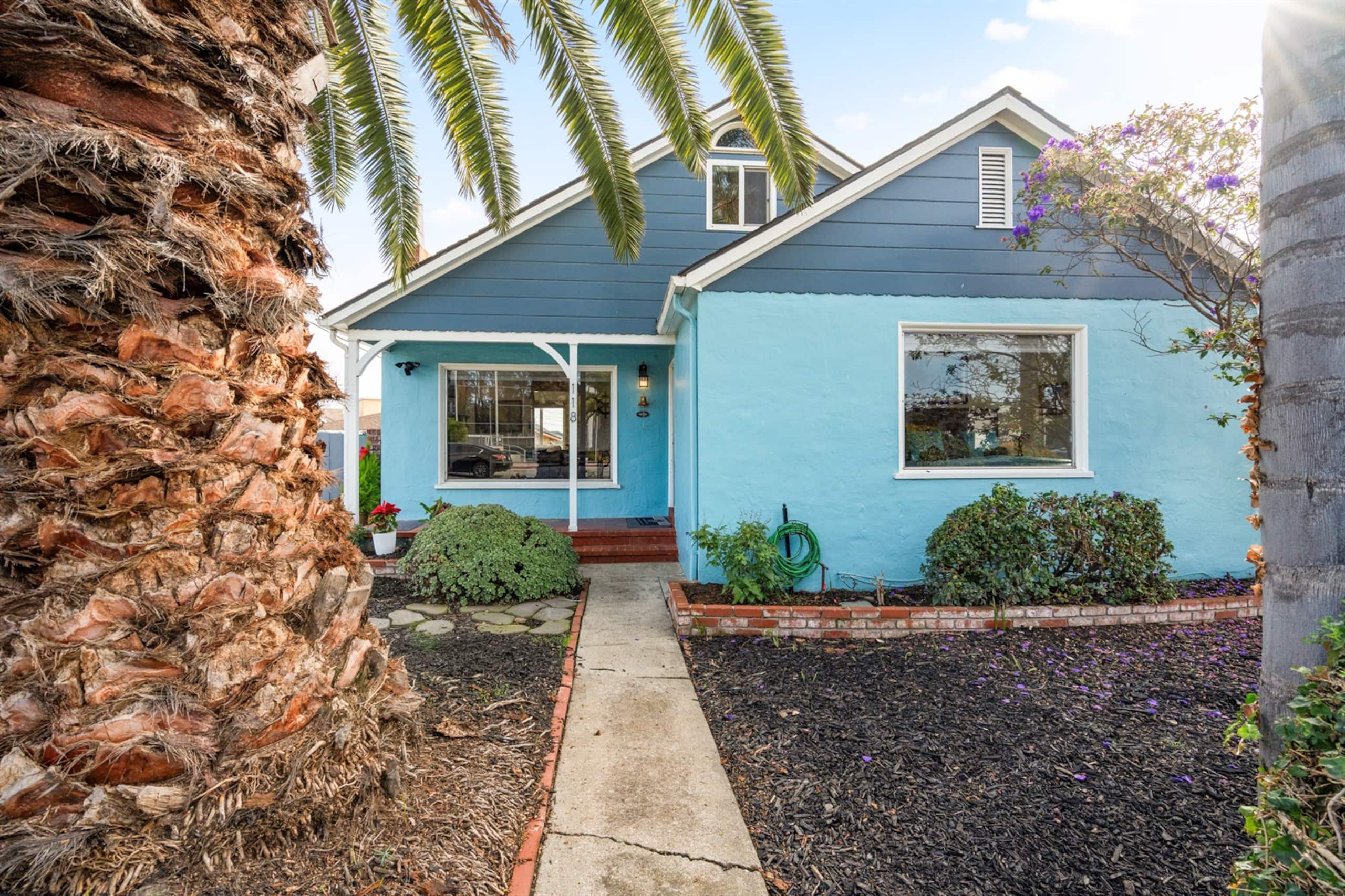 Home in South San Francisco · ★5.0 · 3 bedrooms · 4 beds · 1 private bath - Image 43