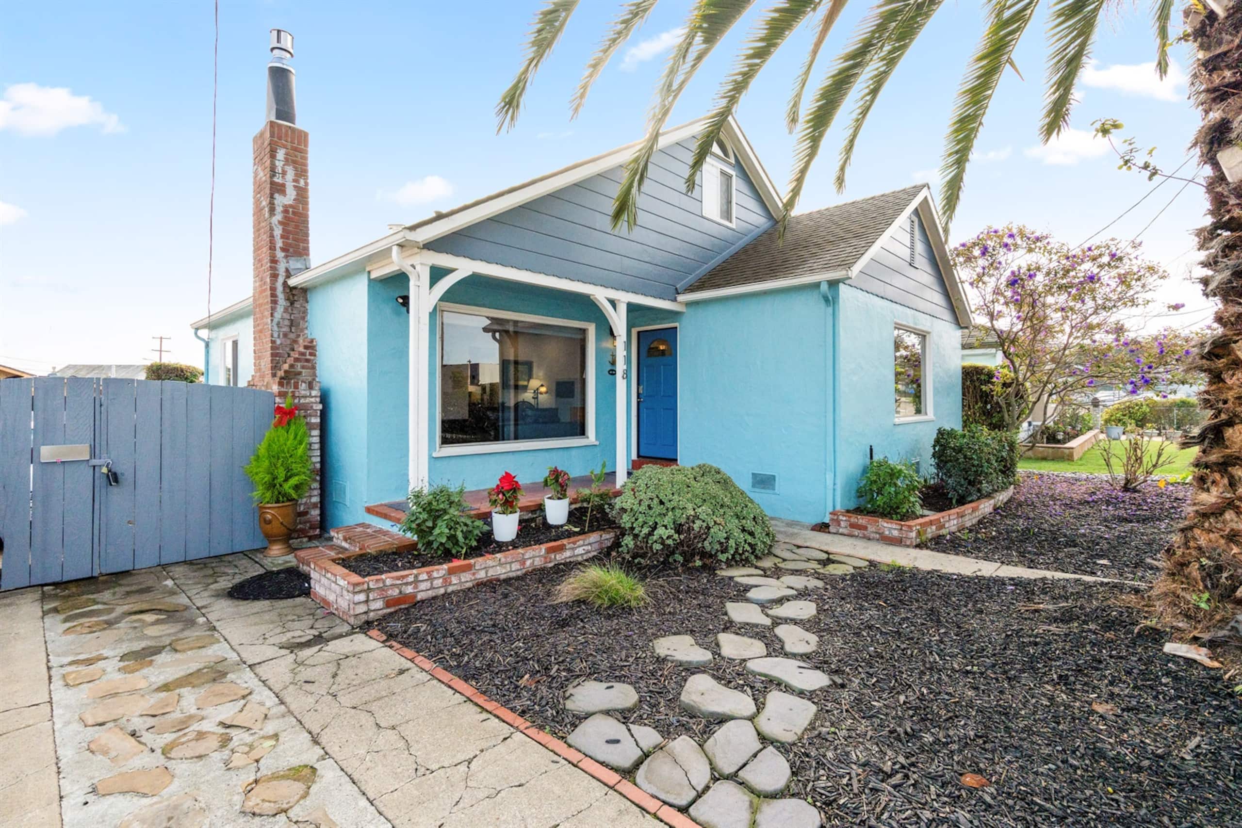 Home in South San Francisco · ★5.0 · 3 bedrooms · 4 beds · 1 private bath - Image 42