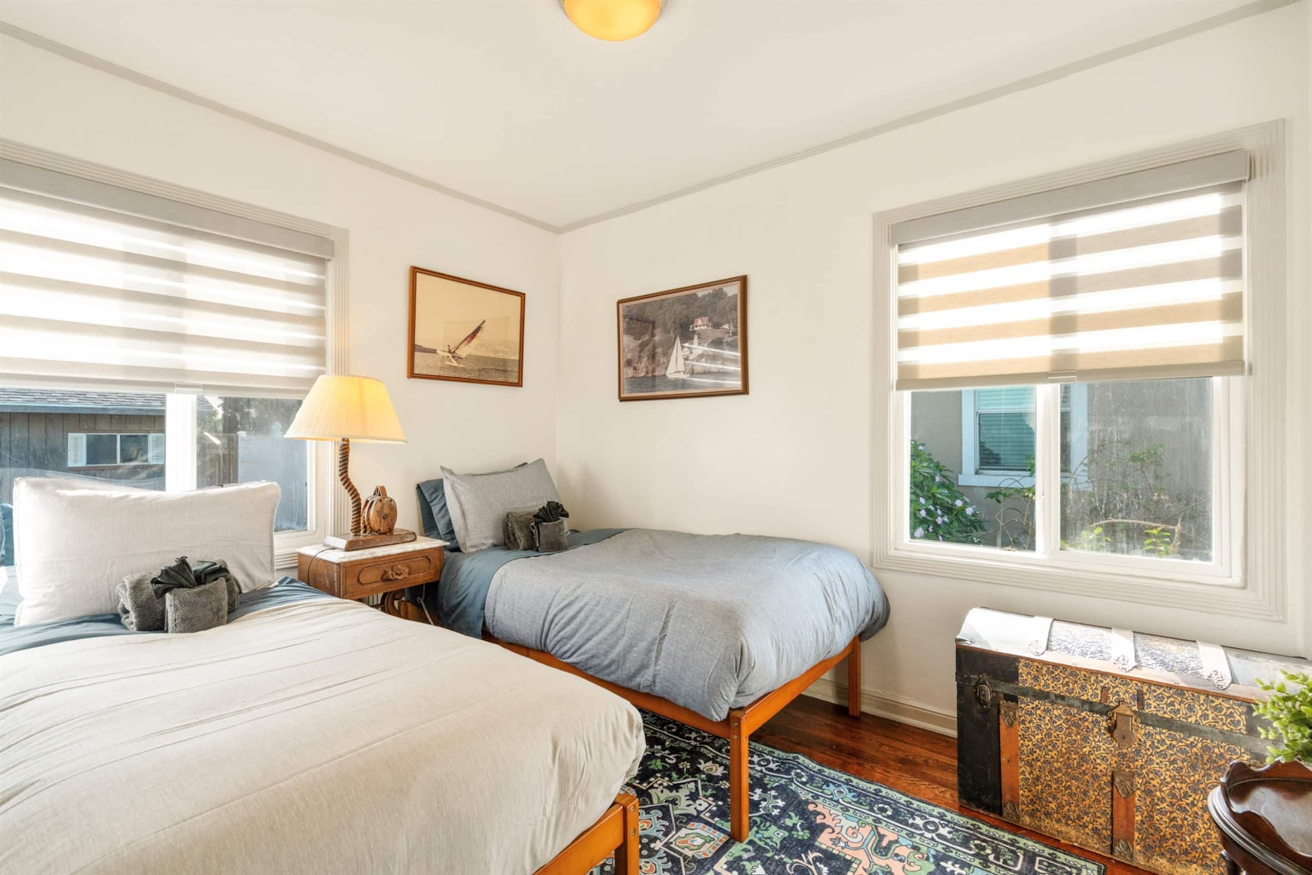 Home in South San Francisco · ★5.0 · 3 bedrooms · 4 beds · 1 private bath - Image 3