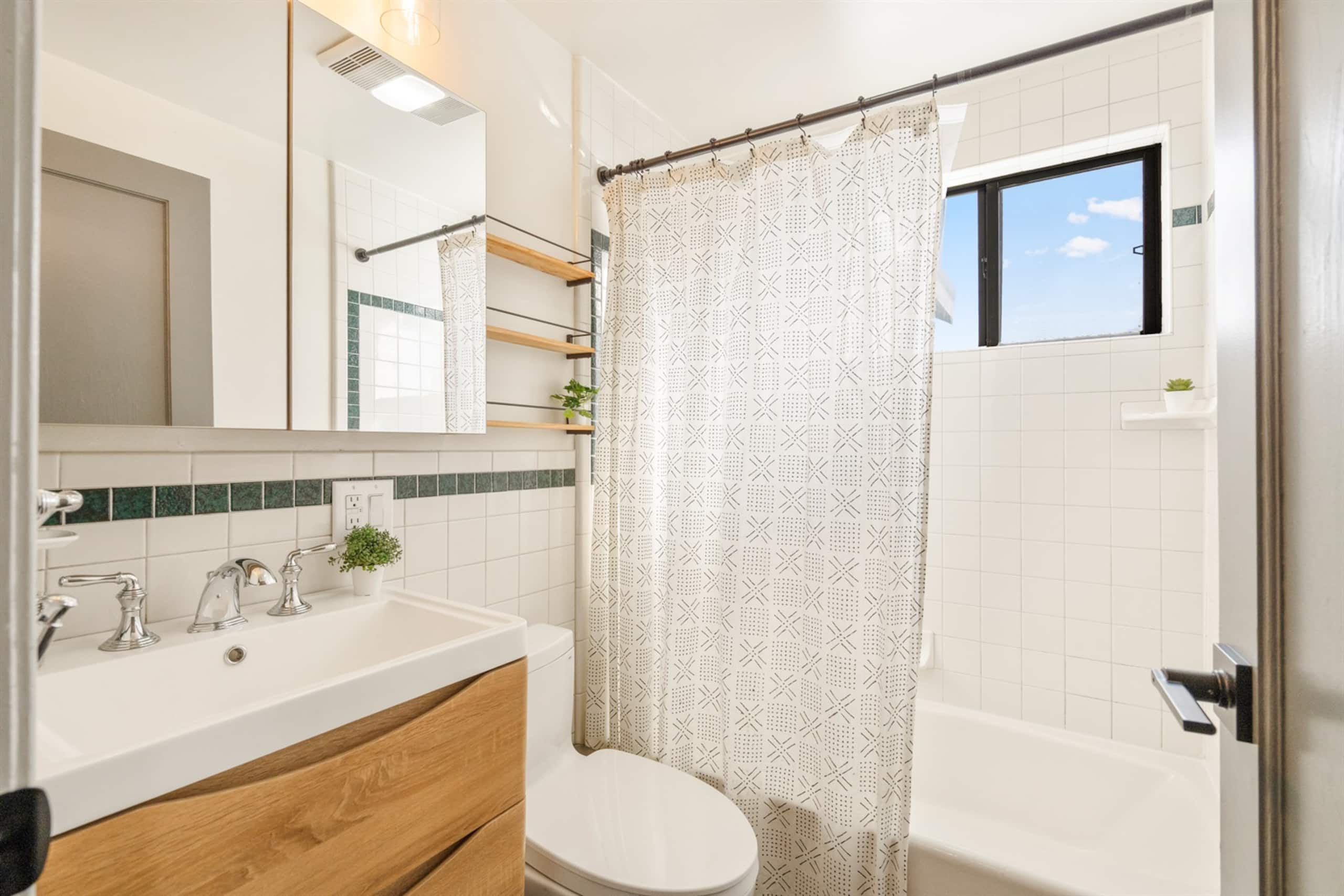 Home in South San Francisco · ★5.0 · 3 bedrooms · 4 beds · 1 private bath - Image 38