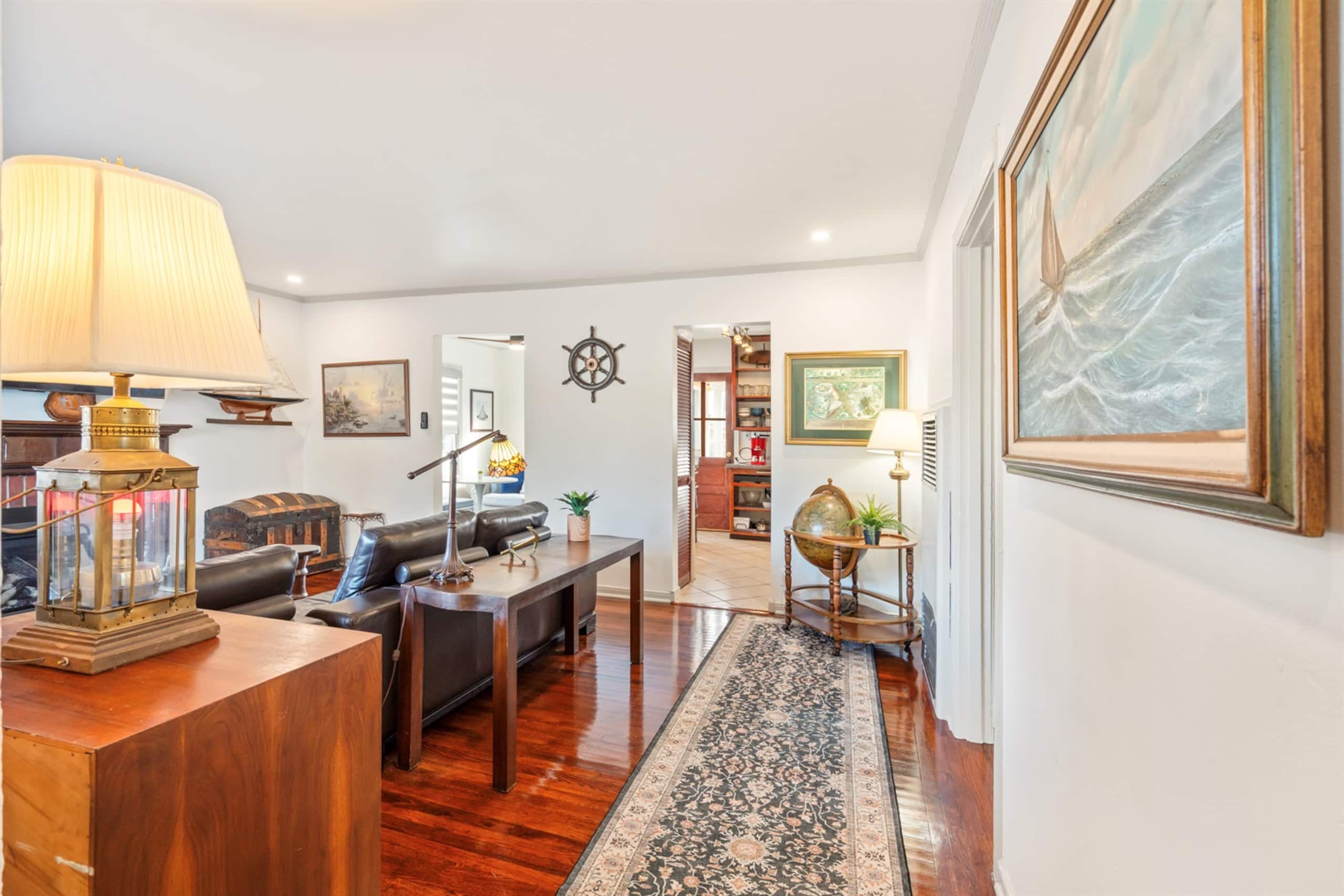 Home in South San Francisco · ★5.0 · 3 bedrooms · 4 beds · 1 private bath - Image 5