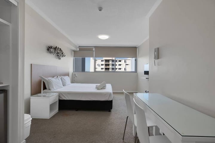 Excellent Location - Modern Hotel Room In Mackay! - Bluewater Lagoon, Mackay