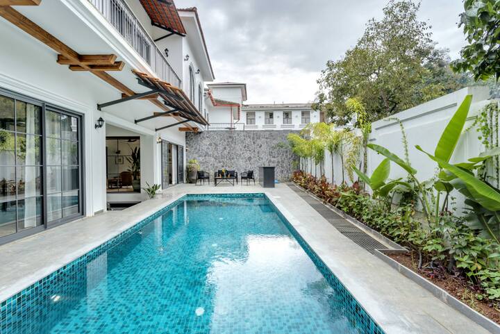 Pool: Swimming pool