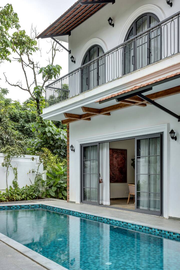 Exterior: Property