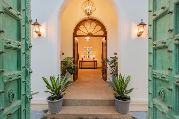 Exterior: Entrance