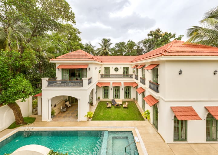 Exterior: Property