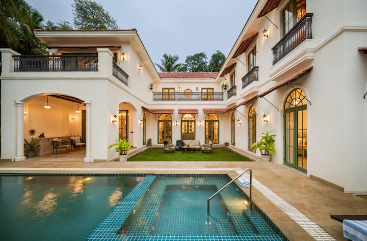 Exterior: Property