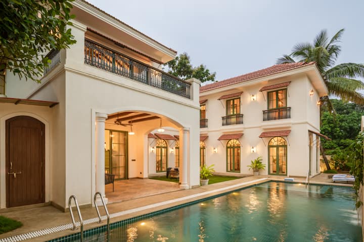 Exterior: Property