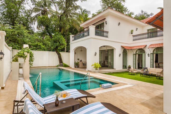 Exterior: Property