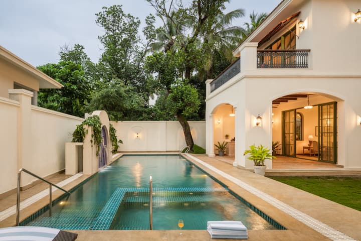 Pool: Swimming pool